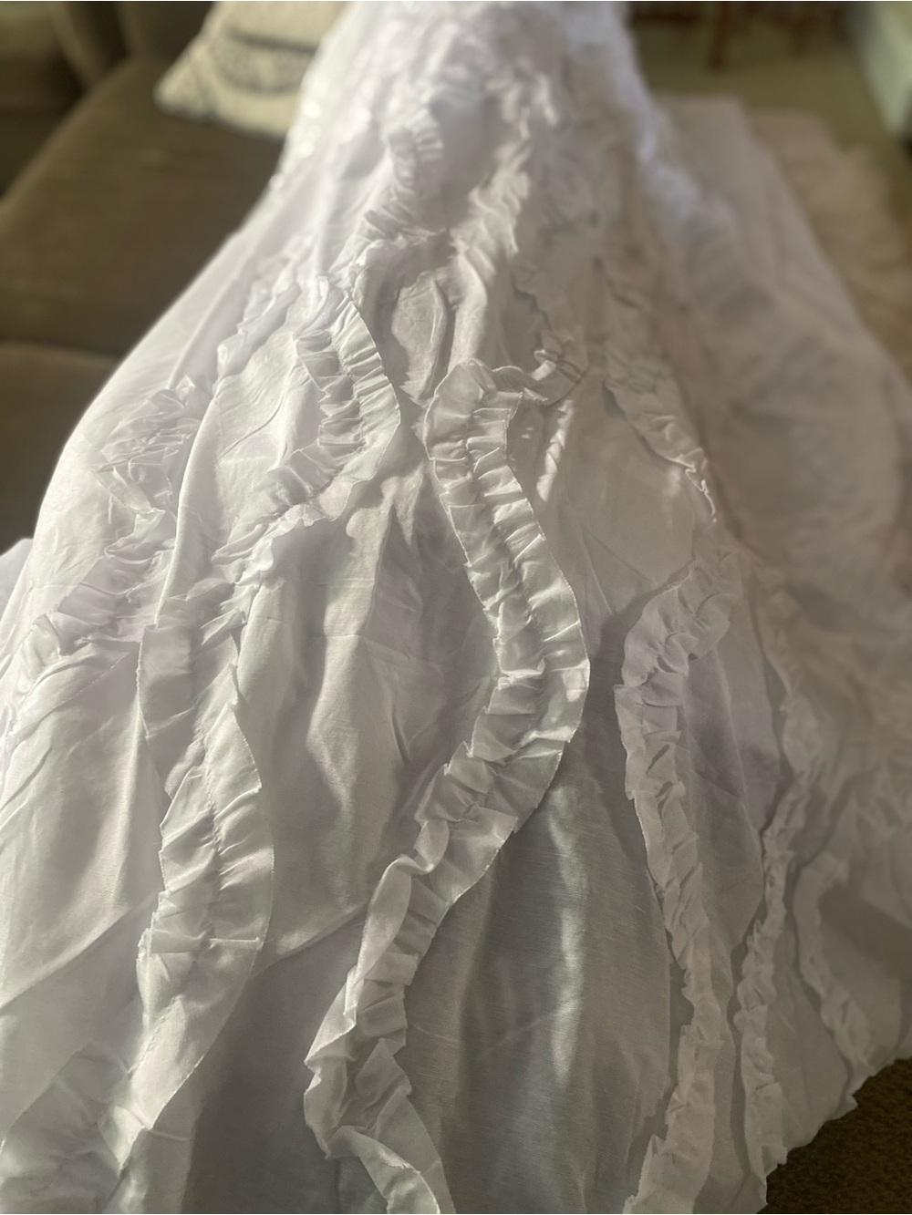 White Ruffled Duvet Cover - Elegant rows of ruffles thin cotton and 2 shams